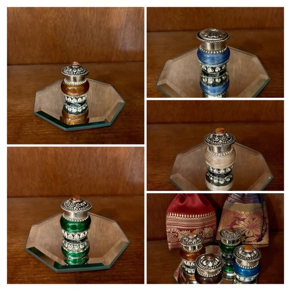 Small Glass & Silver Pill Box (Crystals, Trinkets) With Decorative Gift Pouch - Picture 4 of 16